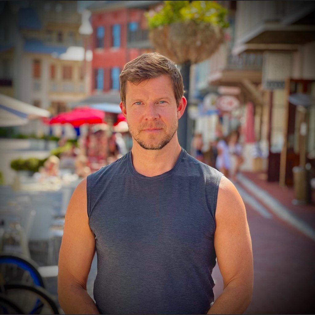 Eric Mabius Height: How Tall is the Ugly Betty Star?