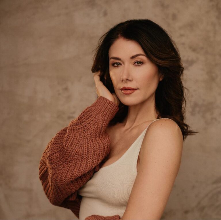 Jewel Staite Biography: Age, Career, Net Worth & Personal Life